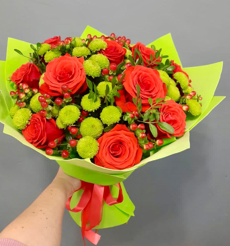 Букет цветов из: Хризантемы и Розы в Петропавловской Республики Чечня