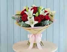 Букет цветов из:  Лилии и Розы в Петропавловской Республики Чечня