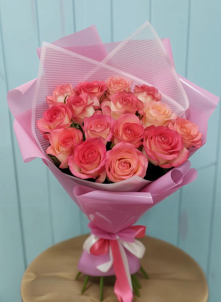 Букет 15 Розовых роз Равель в Петропавловской Республики Чечня