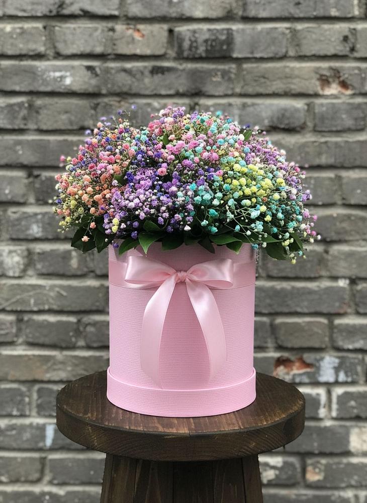 Цветочная композиция из Гипсофила и Розы в шляпной коробке в Петропавловской Республики Чечня