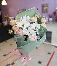 Букет цветов из:  Хризантемы и Розы в Петропавловской Республики Чечня