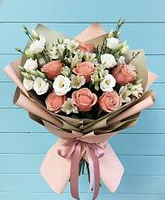 Букет цветов из:  Розы, Альстромерии и Лизиантусы в Петропавловской Республики Чечня