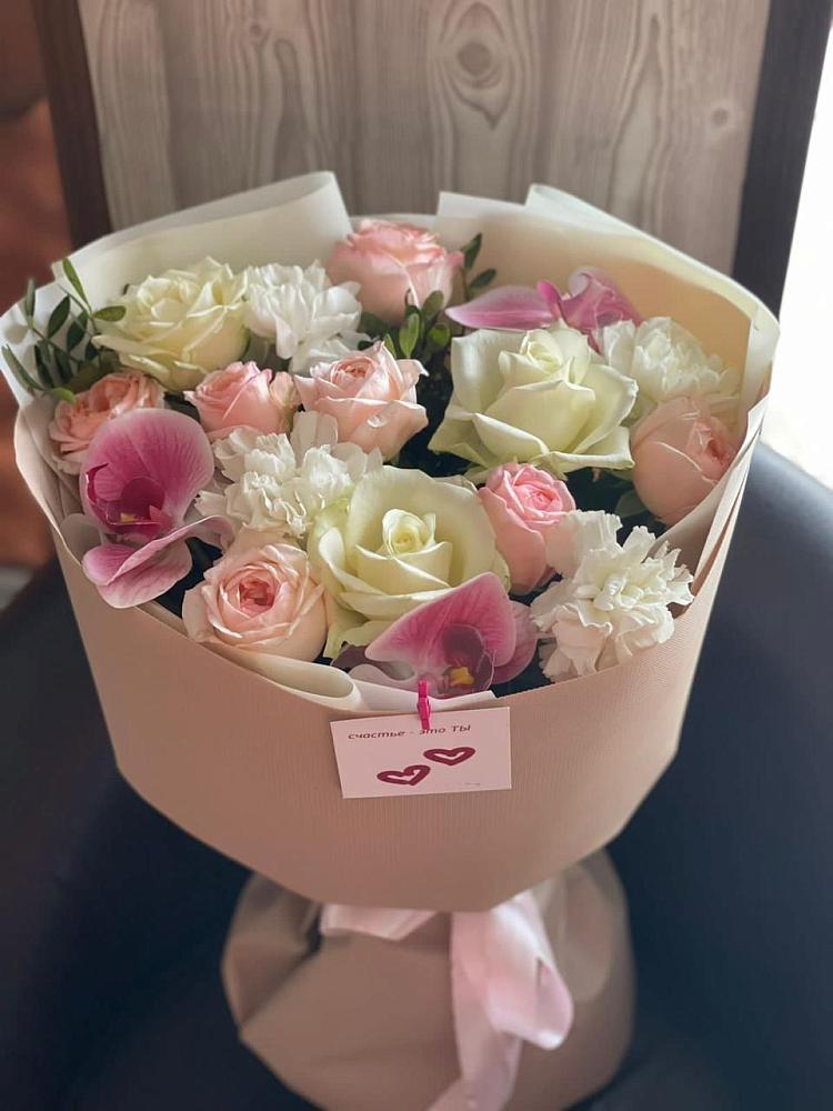 Букет цветов из: Орхидеи, Розы и Гвоздики в Петропавловской Республики Чечня