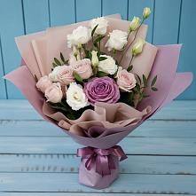 Букет цветов из:  Розы и Лизиантусы в Петропавловской Республики Чечня
