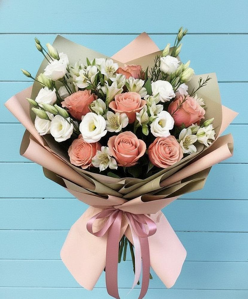 Букет цветов из: Розы, Альстромерии и Лизиантусы в Петропавловской Республики Чечня