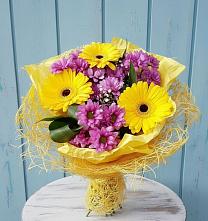 Букет цветов из:  Хризантемы и Герберы в Петропавловской Республики Чечня