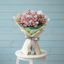 Букет цветов из:  Орхидеи и Розы в Петропавловской Республики Чечня
