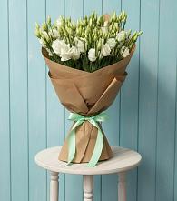 Букет цветов из:  Лизиантусы в Петропавловской Республики Чечня