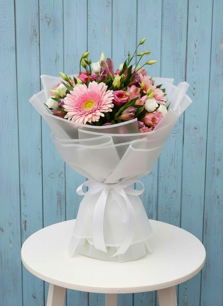 Букет цветов из: Герберы, Альстромерии и Лизиантусы в Петропавловской Республики Чечня