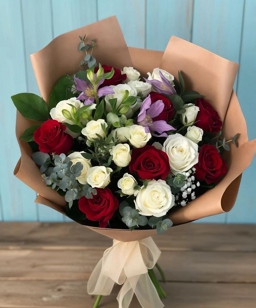 Букет цветов из: Розы и Альстромерии в Петропавловской Республики Чечня