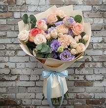 Букет цветов из:  Розы, Лизиантусы и Гвоздики #REPLACE_PRED# Петропавловской Республики Чечня
