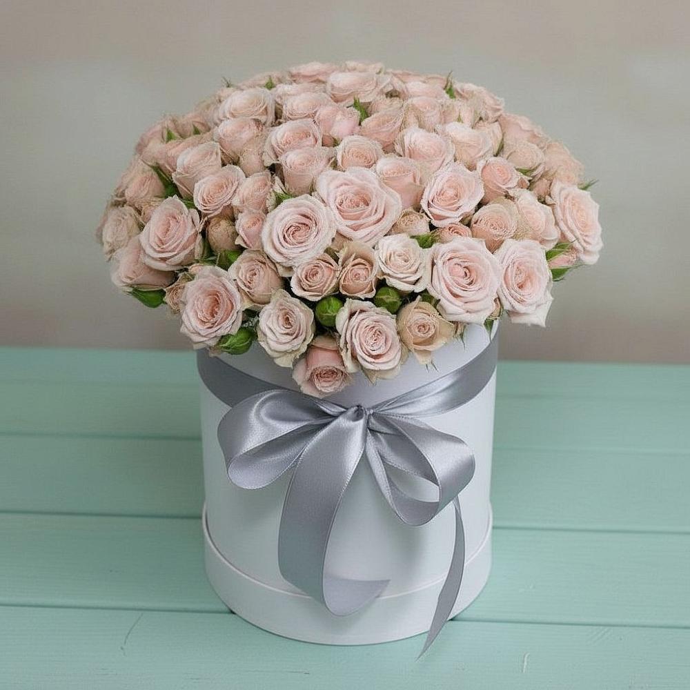 Цветочная композиция из Розы в шляпной коробке в Петропавловской Республики Чечня